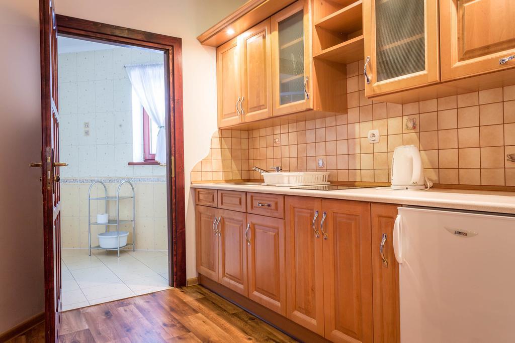 Sykowny Dworek Apartamenty Косцелиско Экстерьер фото