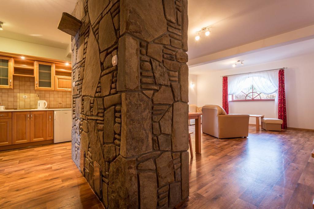 Sykowny Dworek Apartamenty Косцелиско Экстерьер фото