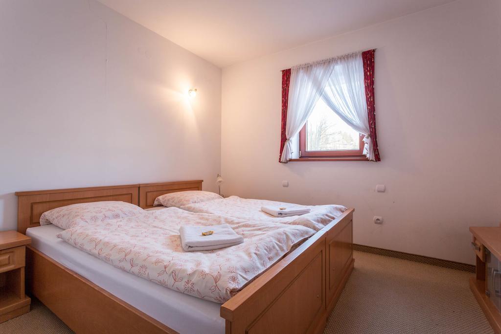 Sykowny Dworek Apartamenty Косцелиско Экстерьер фото