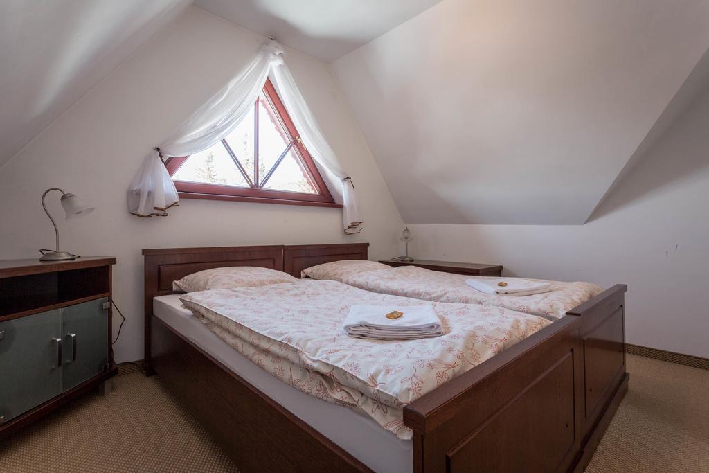 Sykowny Dworek Apartamenty Косцелиско Экстерьер фото