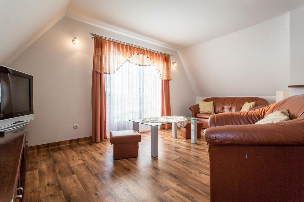 Sykowny Dworek Apartamenty Косцелиско Экстерьер фото