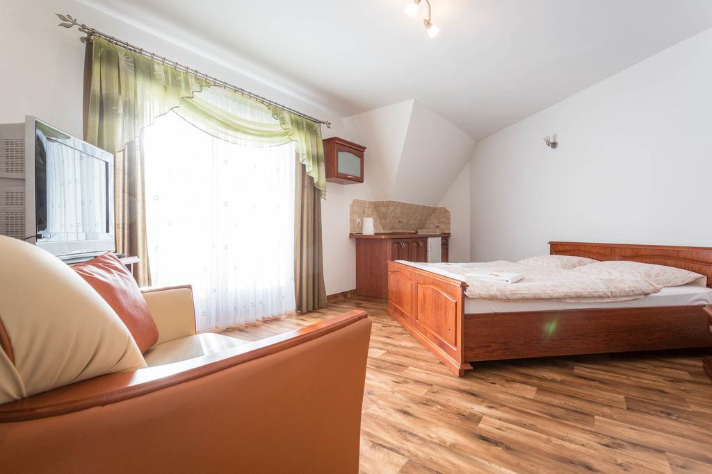 Sykowny Dworek Apartamenty Косцелиско Экстерьер фото